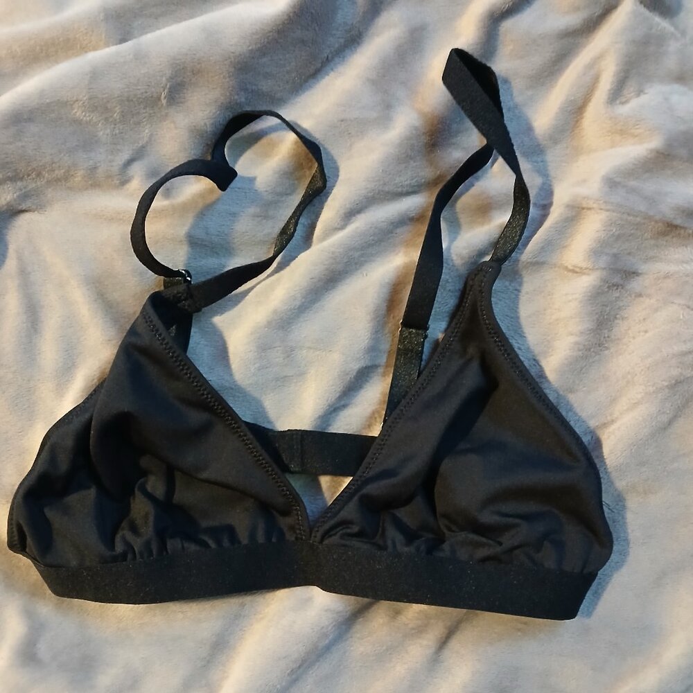 Asos Women's Unlined Wireless Triangle Bralette SZ 6 NWOT Black